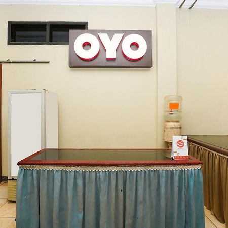 Oyo 2715 Hotel Madinah Syariah Pamekasan Zewnętrze zdjęcie