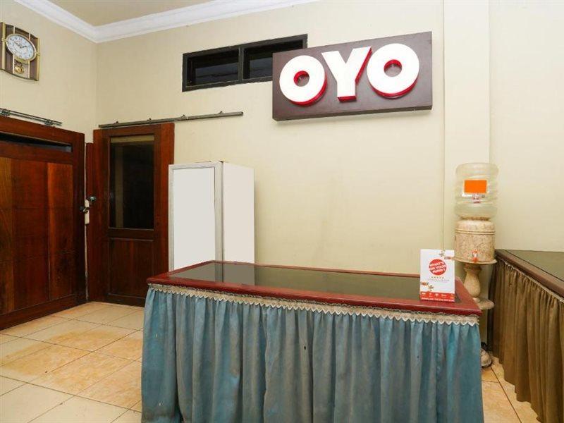 Oyo 2715 Hotel Madinah Syariah Pamekasan Zewnętrze zdjęcie