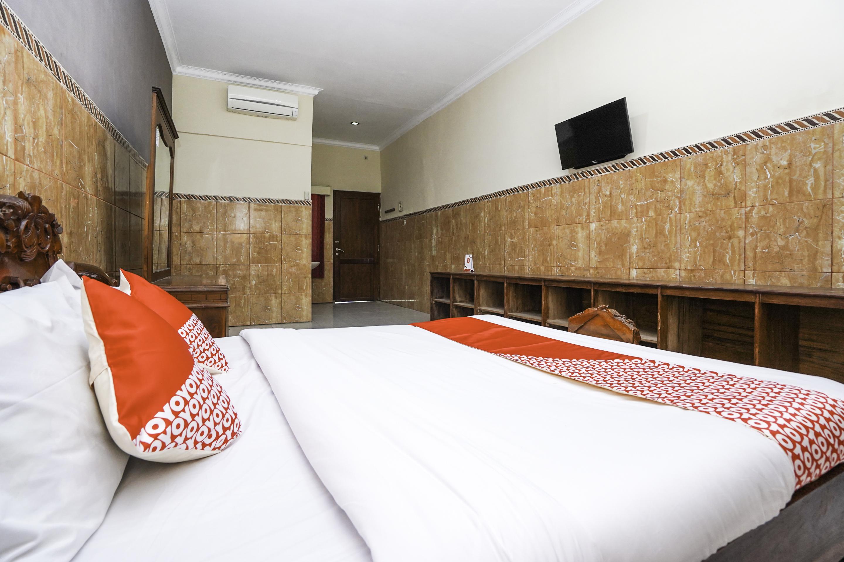 Oyo 2715 Hotel Madinah Syariah Pamekasan Zewnętrze zdjęcie
