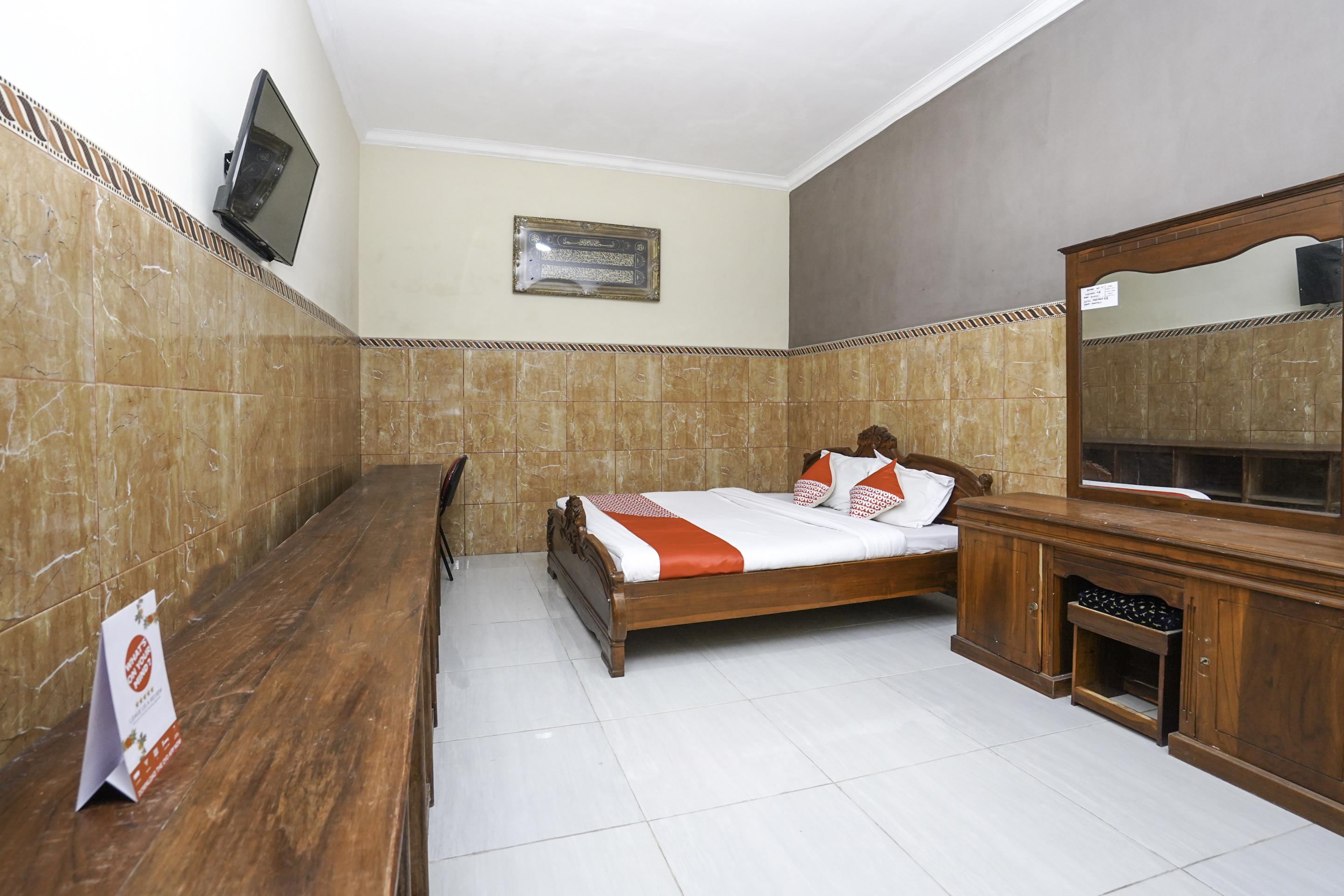 Oyo 2715 Hotel Madinah Syariah Pamekasan Zewnętrze zdjęcie