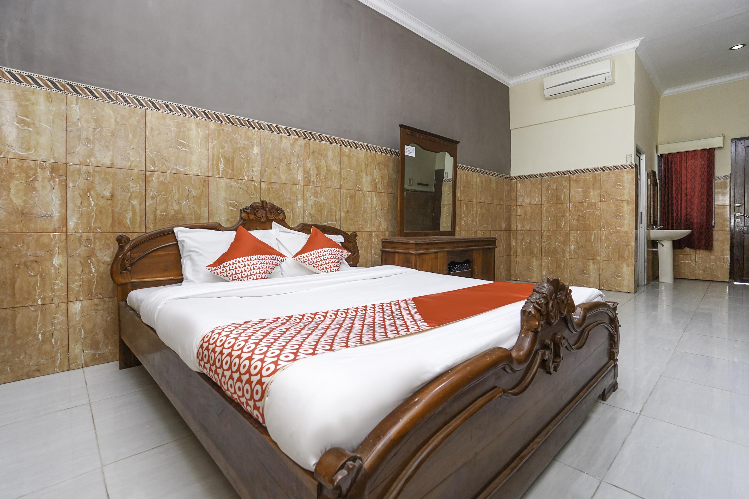 Oyo 2715 Hotel Madinah Syariah Pamekasan Zewnętrze zdjęcie