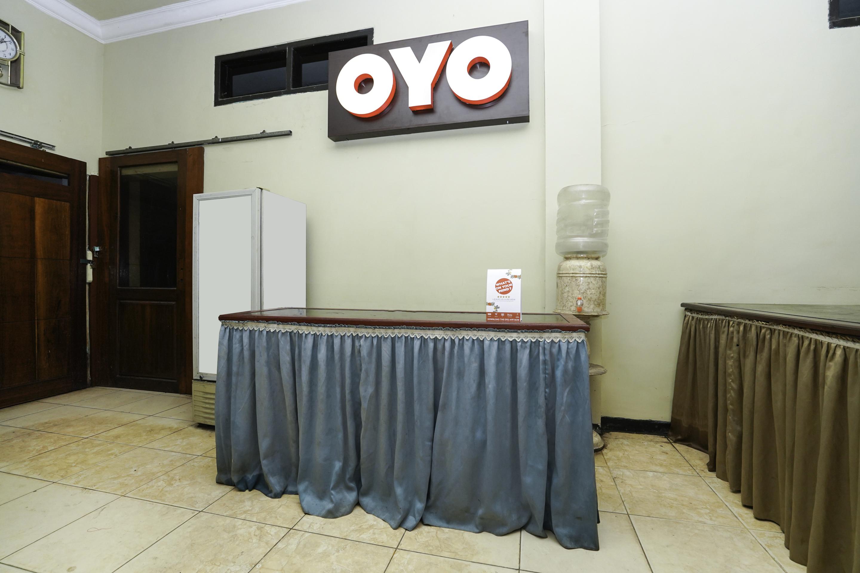 Oyo 2715 Hotel Madinah Syariah Pamekasan Zewnętrze zdjęcie