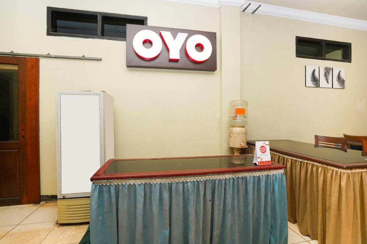 Oyo 2715 Hotel Madinah Syariah Pamekasan Zewnętrze zdjęcie