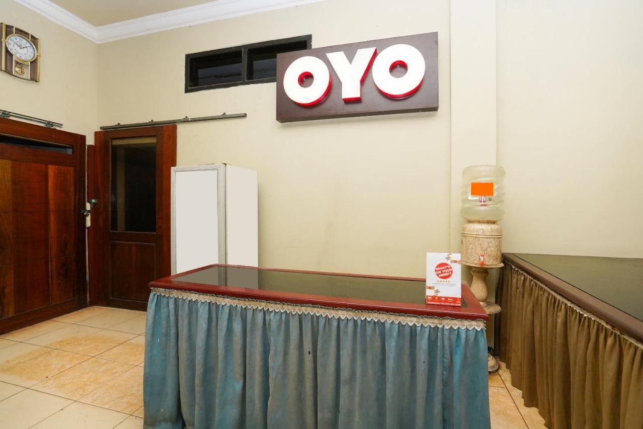 Oyo 2715 Hotel Madinah Syariah Pamekasan Zewnętrze zdjęcie